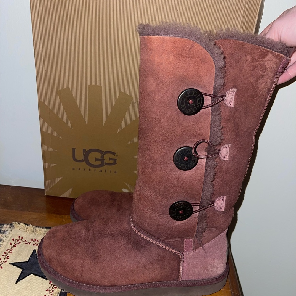 Size 9 UGG boots